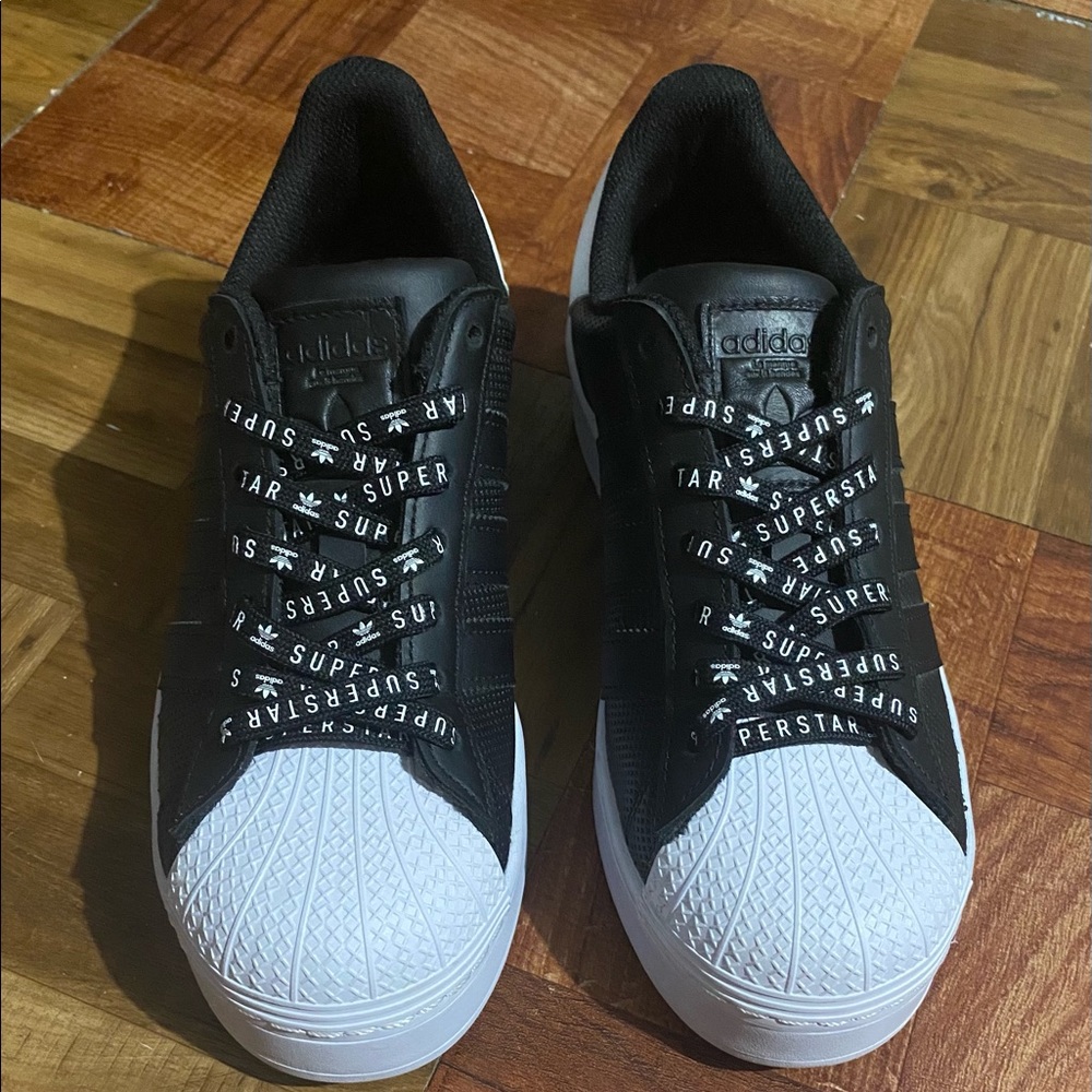 SUPERSTAR BOLD WOMEN’S SHOES 6 1/2